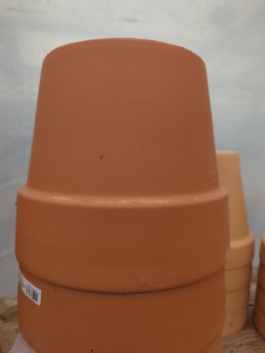 11" terracotta pot